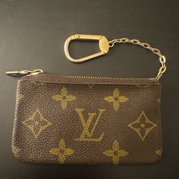 Louis Vuitton Monogram Canvas Key Holder - Picture 2 of 12